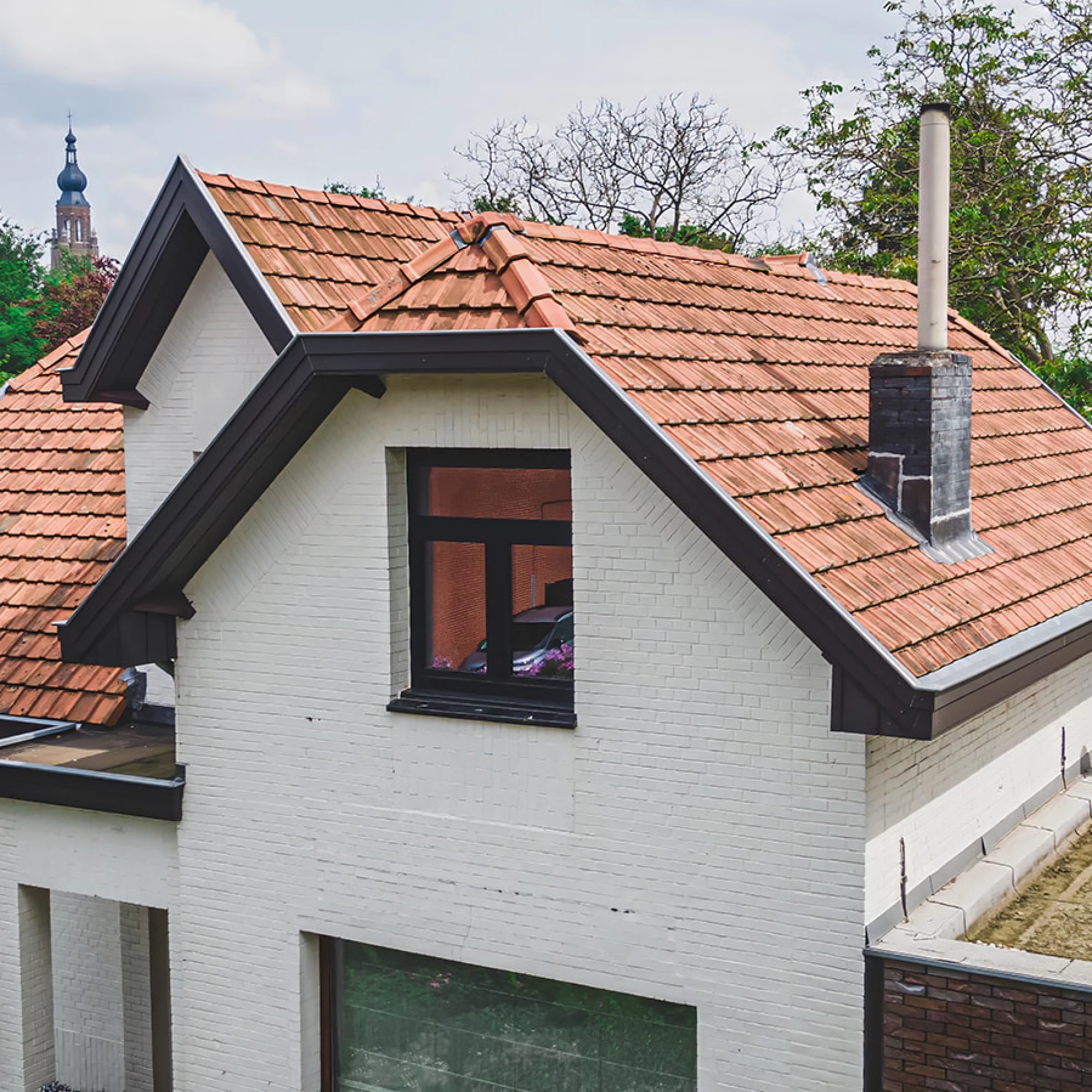 <p>Vernieuwd hellend dak met authentieke uitstraling en duurzame afwerking</p>