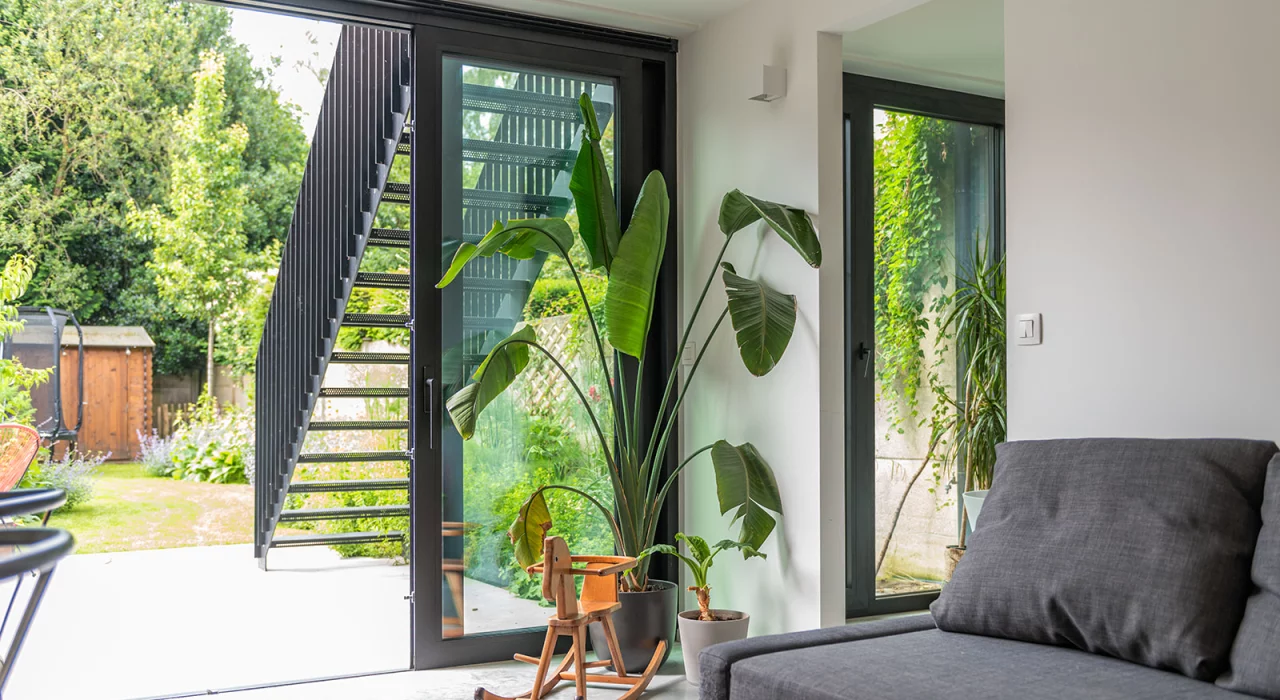 <p>Uitbreiding van bel-etagewoning met werkkamer, badkamer en dakterras</p>