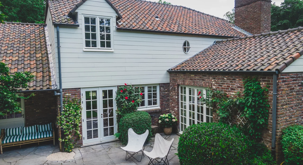 <p>Renovatie van cottage-woning met onderhoudsvriendelijke gevel</p>